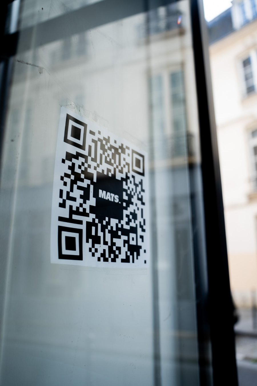 Entrée de MATS rue de Montmorency, accès par QR code